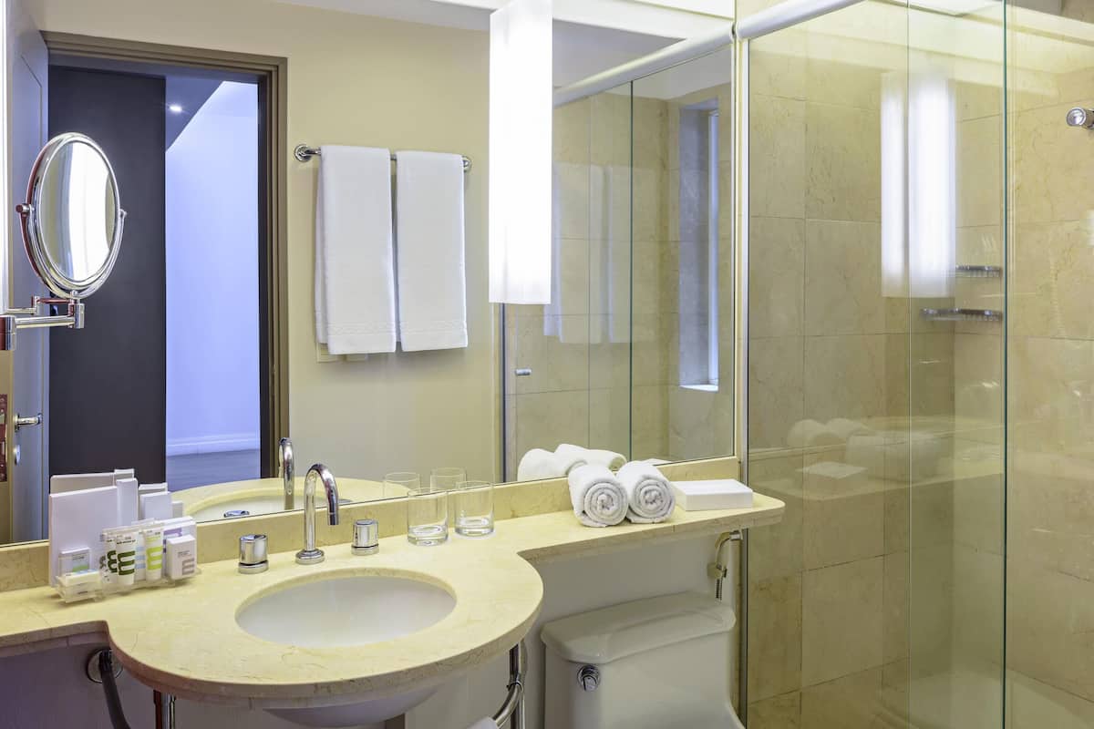 Premium bedding, minibar, in-room safe, desk