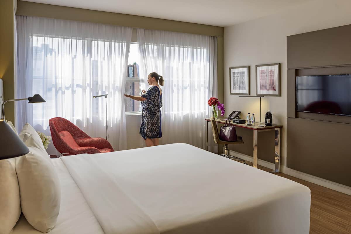 Premium bedding, minibar, in-room safe, desk