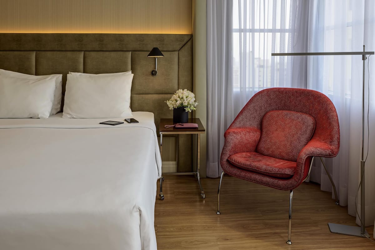 Premium bedding, minibar, in-room safe, desk