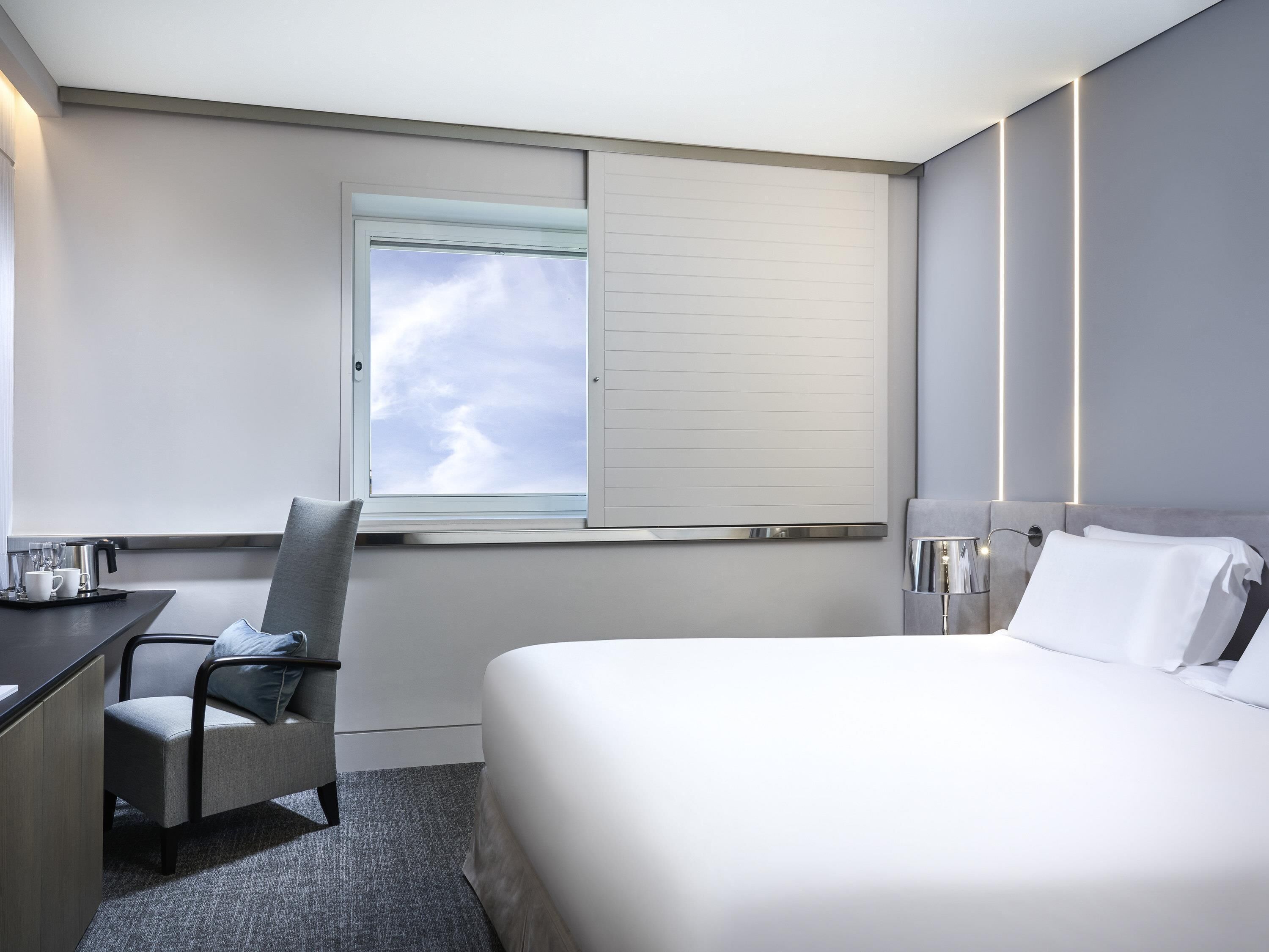 Superior Room, 1 Queen Bed | Premium bedding, memory foam beds, in-room safe, desk