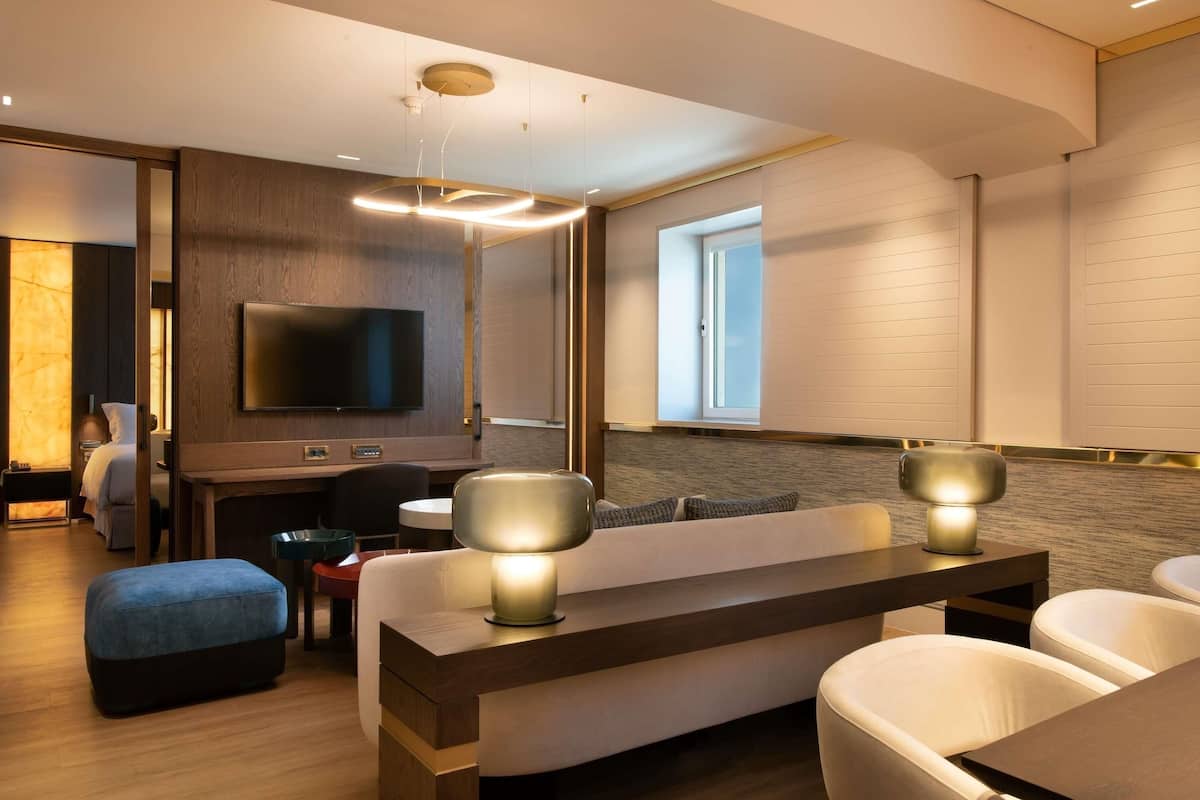 premium bedding, memory-foam beds, in-room safe, desk