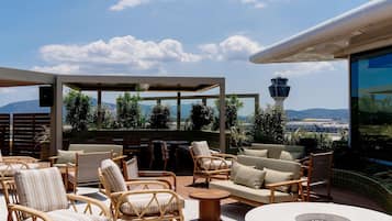 2 restaurants, breakfast, lunch, dinner served; Mediterranean cuisine
