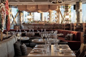 2 restaurants, breakfast, lunch, dinner served; Mediterranean cuisine  - Sofitel Athens Airport (Spata-Artemida)