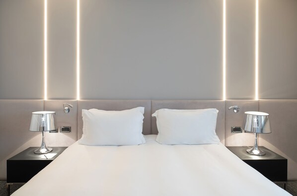 Superior-Zimmer, 1 Queen-Bett | Hochwertige Bettwaren, Betten mit Memory-Foam-Matratzen, Zimmersafe