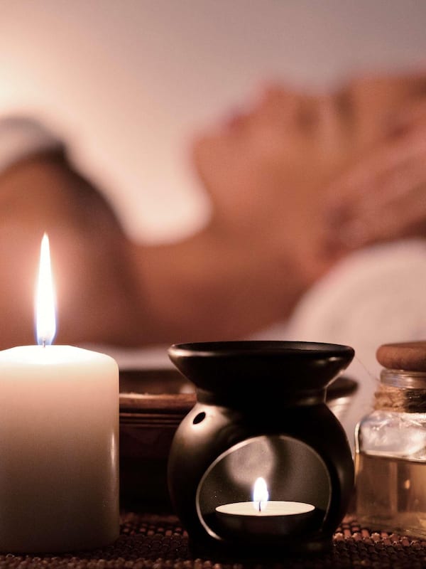 Couples treatment room(s), body treatments, body scrubs, facials