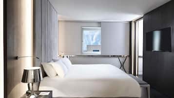 Junior Suite, 1 King Bed | Premium bedding, memory foam beds, in-room safe, desk
