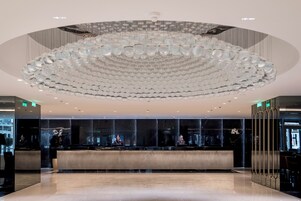 Mostrador de check-in y check-out