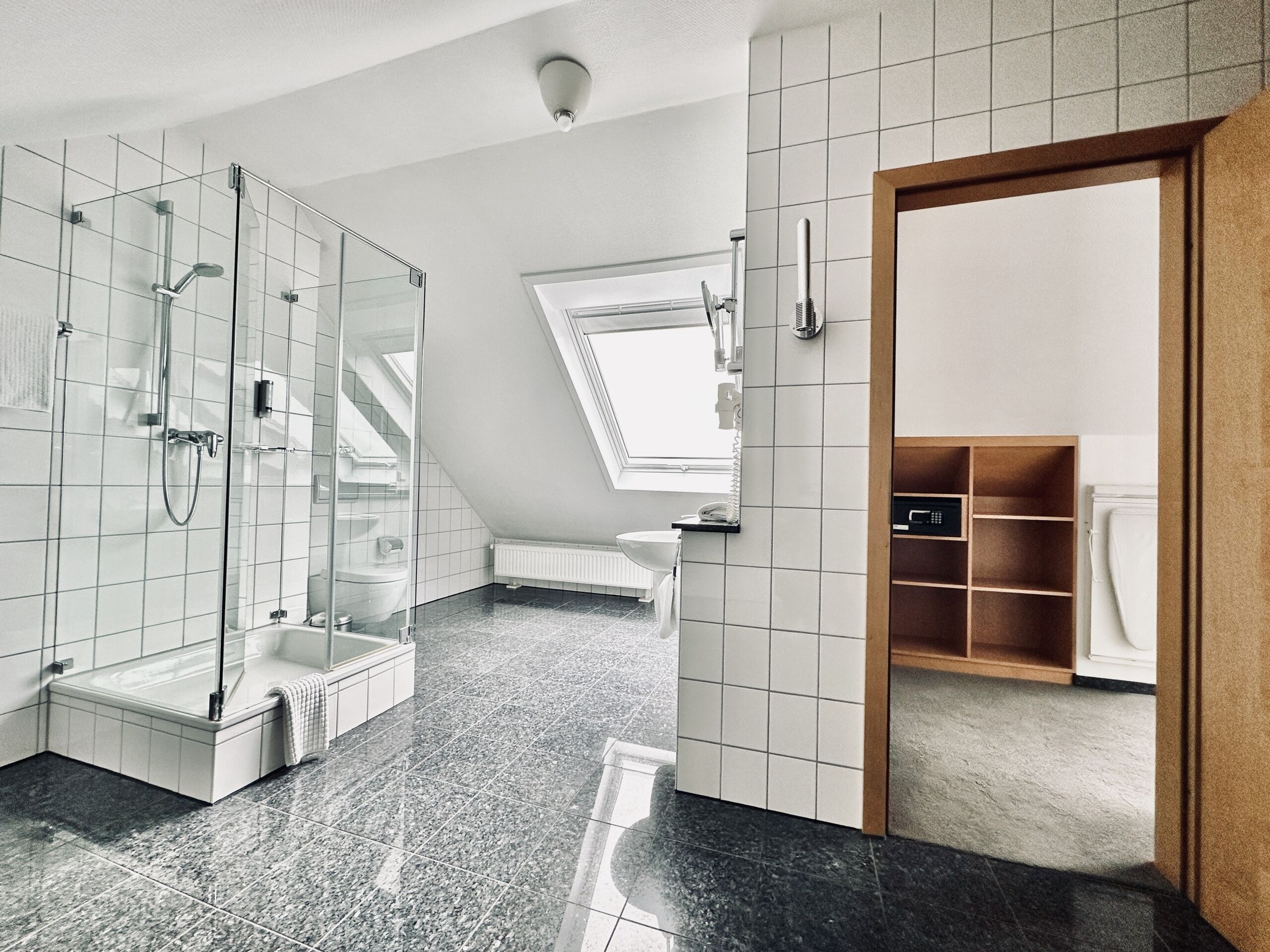 superior suite, ensuite | bathroom