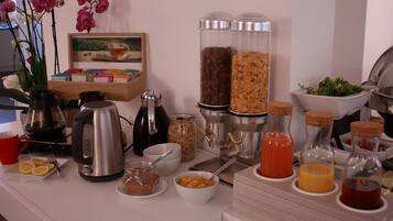 Daily buffet breakfast for a fee