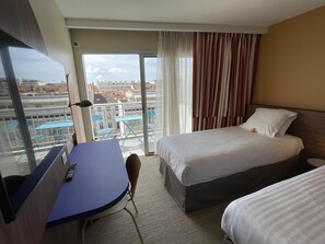 Premium Triple Room | 1 bedroom, minibar, in-room safe, desk