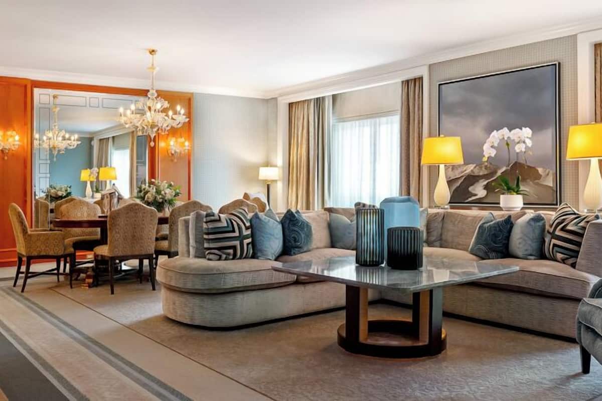 Presidential-Suite | Wohnbereich | LCD-Fernseher