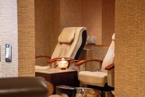 Couples treatment room(s), sauna, steam room, body treatments - The Grand America Hotel (Salt Lake City)