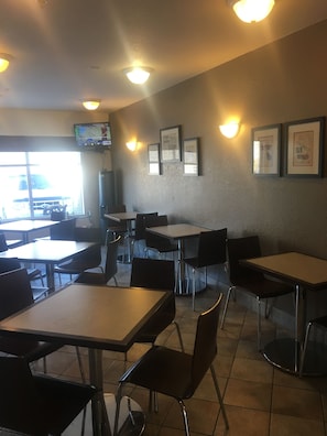 Petit déjeuner à emporter compris tous les jours