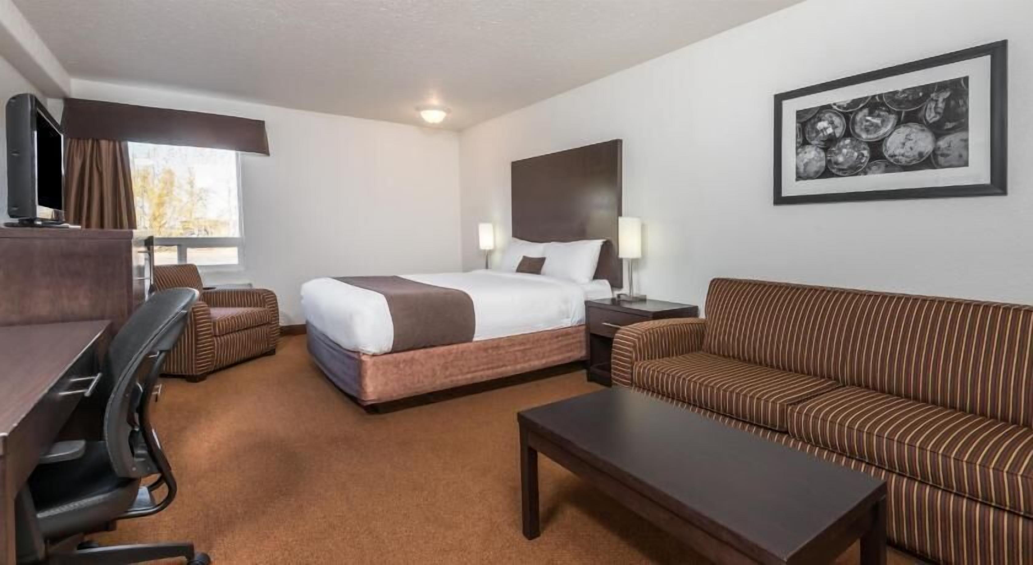 Desk, cots/infant beds, rollaway beds, free WiFi