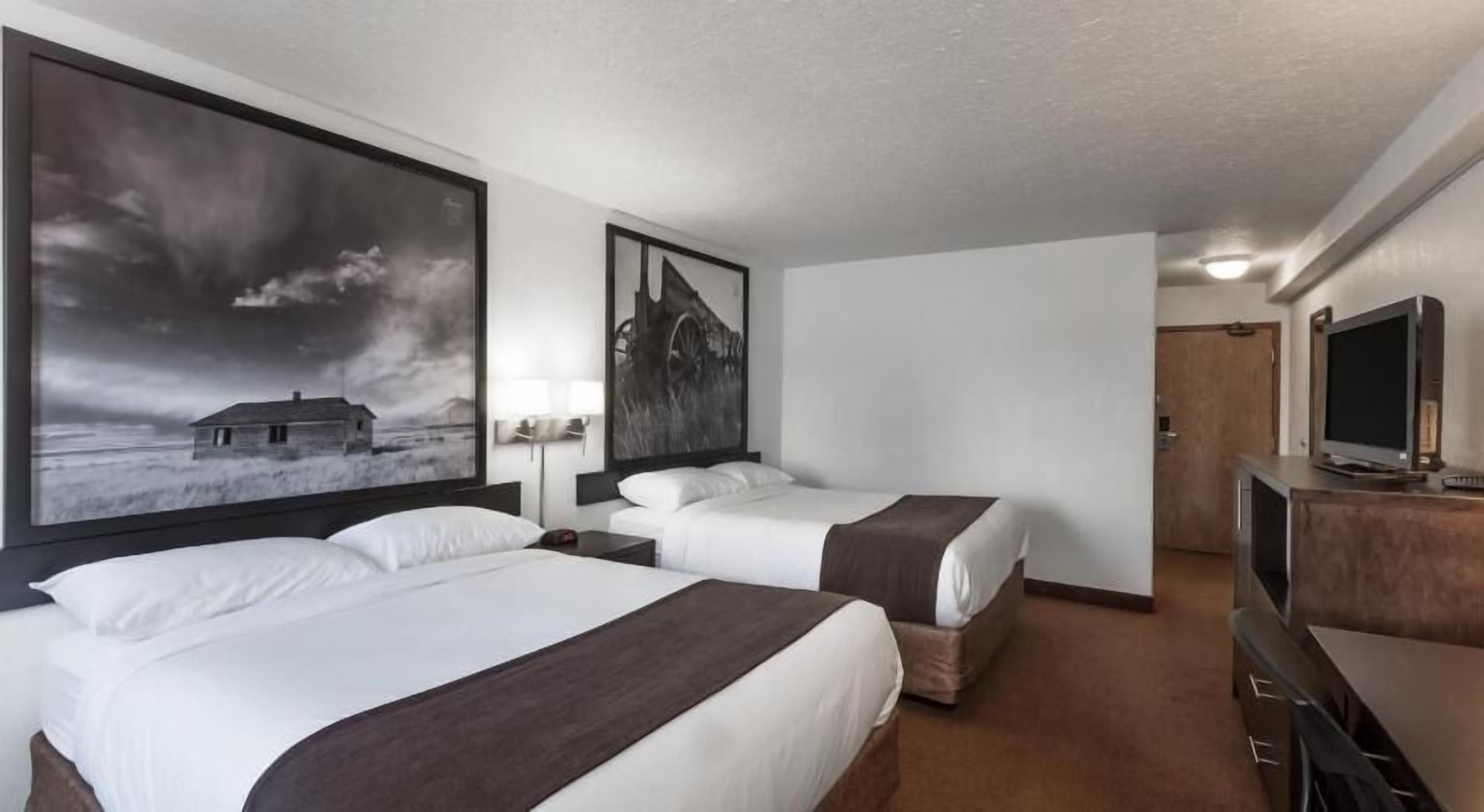 Desk, cots/infant beds, rollaway beds, free WiFi