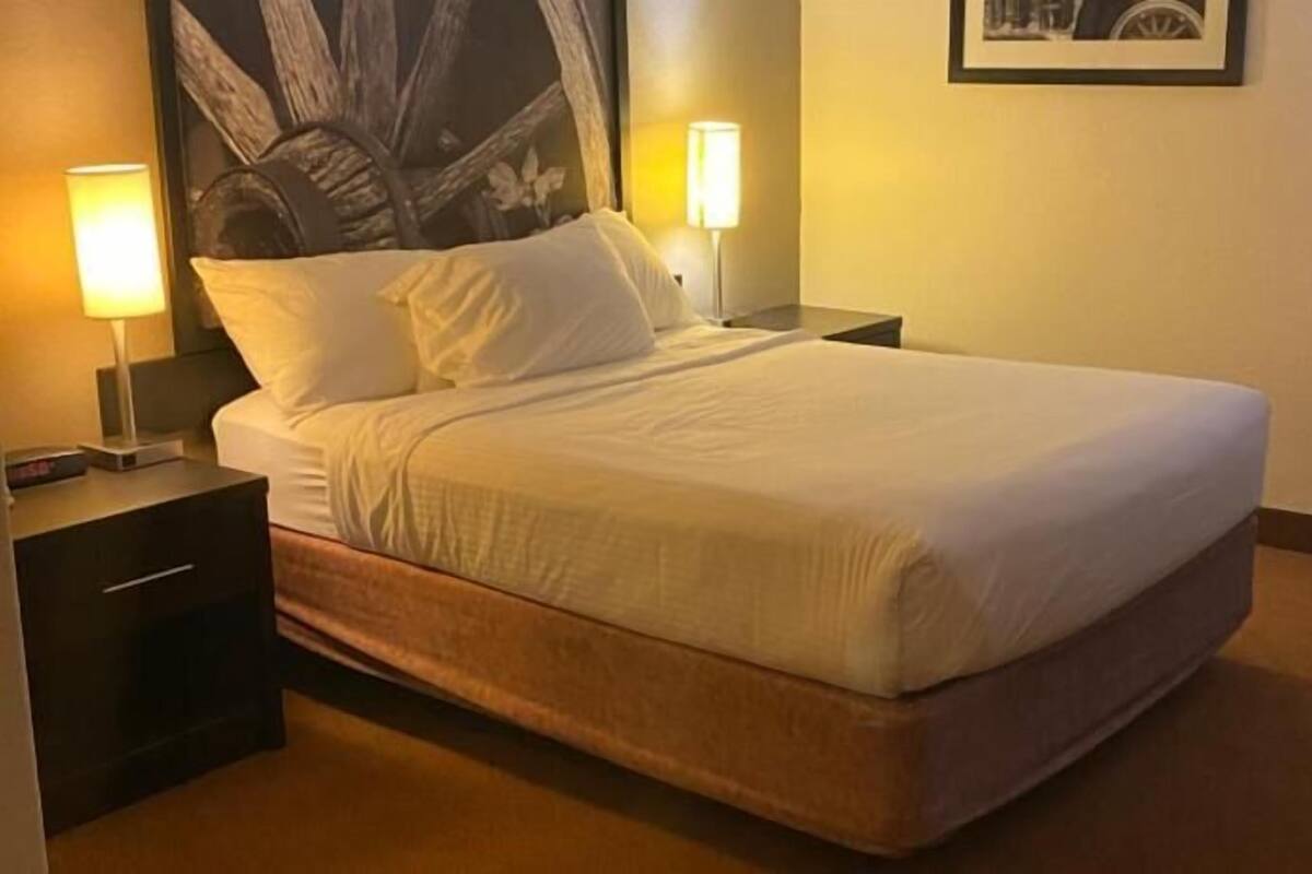 Desk, cots/infant beds, rollaway beds, free WiFi