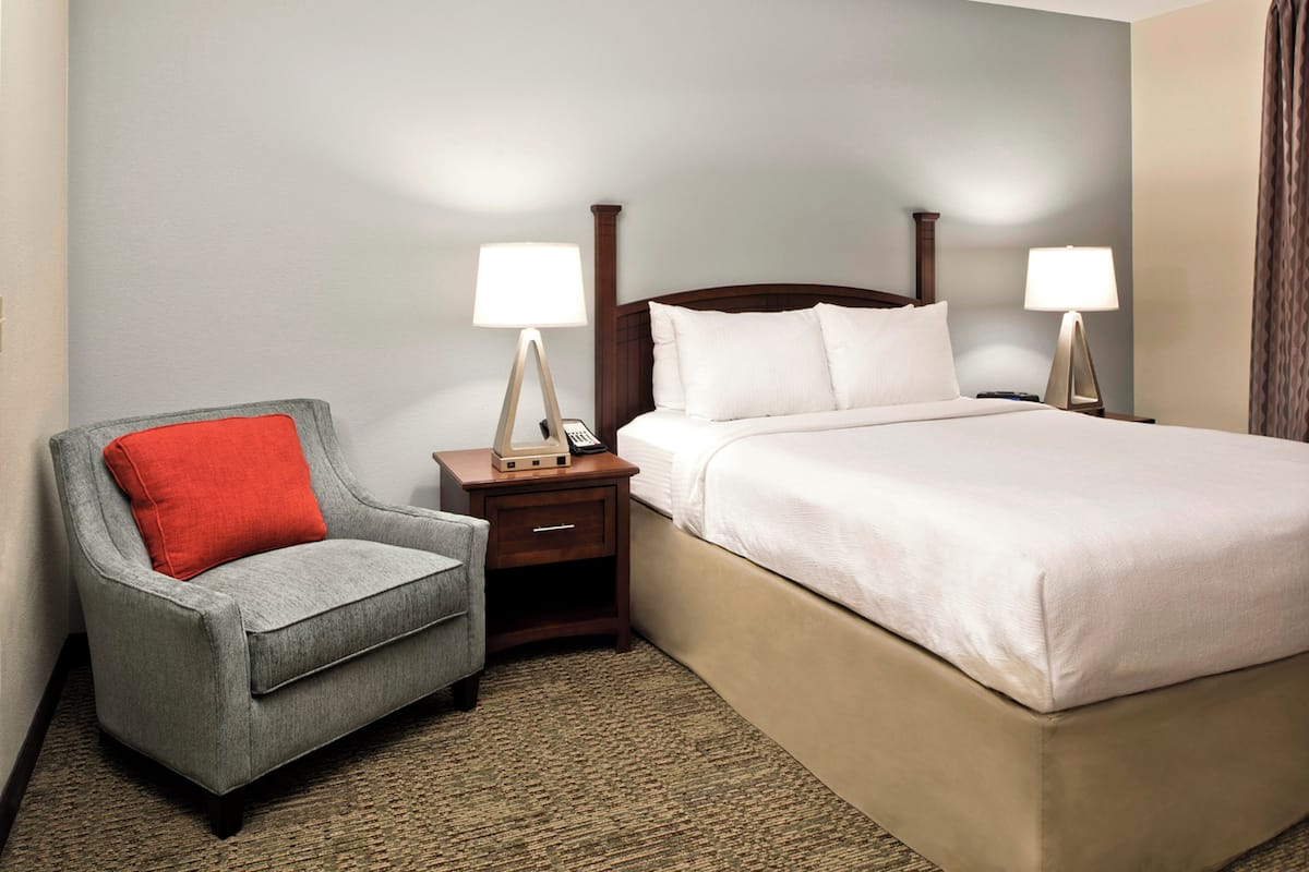 Suite, 2 Bedrooms, Kitchen