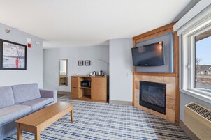 Premier Suite, 1 King Bed, Non Smoking | Living area | Flat-screen TV