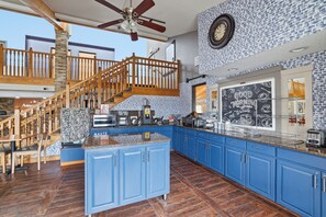 Free buffet breakfast - AmericInn by Wyndham White Bear Lake St. Paul (White Bear Lake)