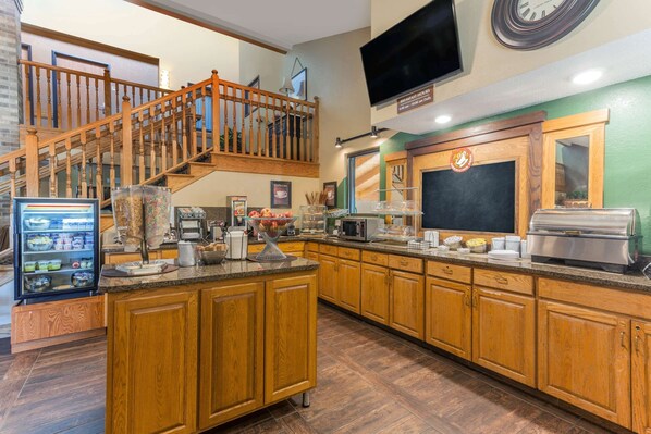 Free buffet breakfast 