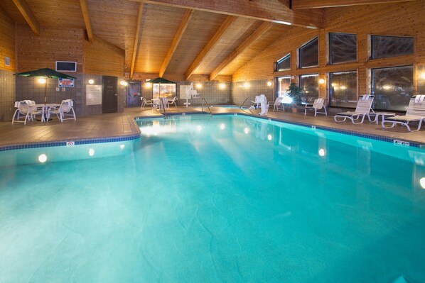 Indoor pool, pool loungers