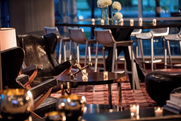 Cocktail bar