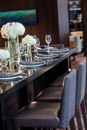 3 restaurants, breakfast, lunch, dinner served; American cuisine