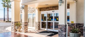 フロストバンクセンター近くのコンフォートイン