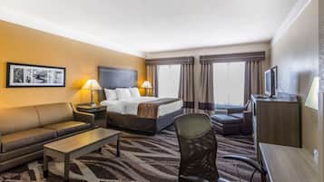 Suite, 1 Katil Raja (King), Non Smoking | Meja, langsir/tirai gelap terus, seterika/papan seterika