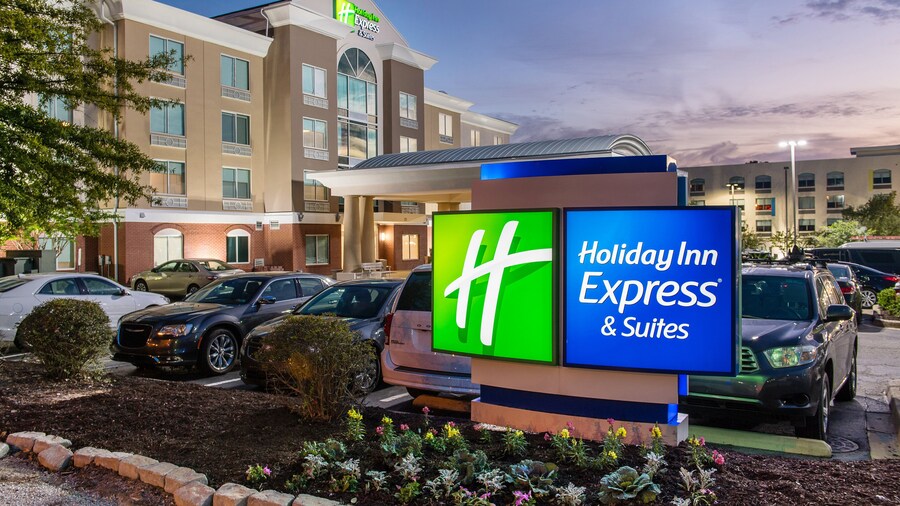 Holiday Inn Express & Suites Columbia-I-26 @ Harbison Blvd by IHG