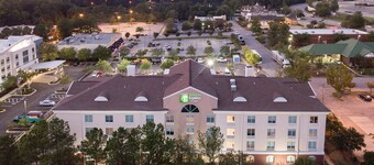 Holiday Inn Express & Suites Columbia-I-26 @ Harbison Blvd by IHG