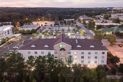 Holiday Inn Express & Suites Columbia-I-26 @ Harbison Blvd, an IHG Hotel