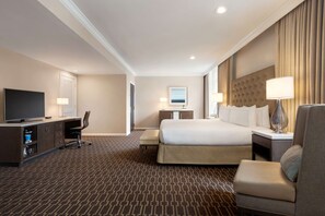 Junior Suite, 1 King Bed | Premium bedding, in-room safe, desk, laptop workspace