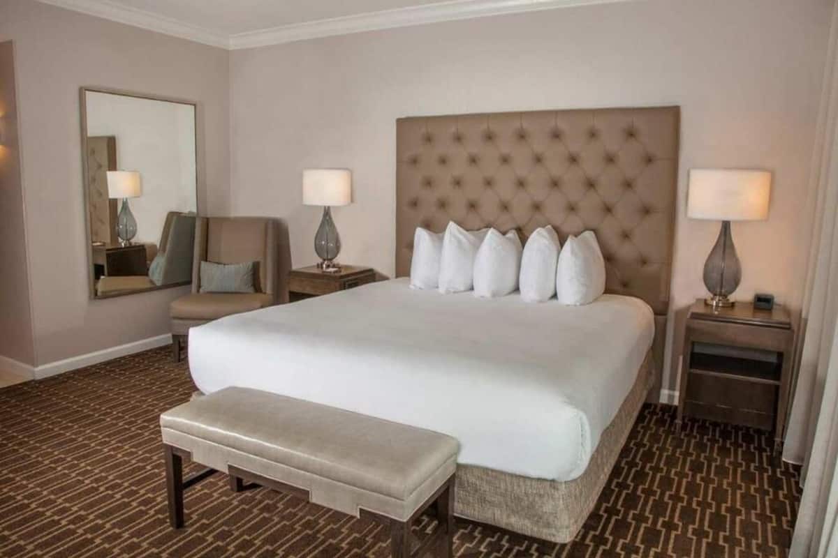 Premium bedding, in-room safe, desk, laptop workspace