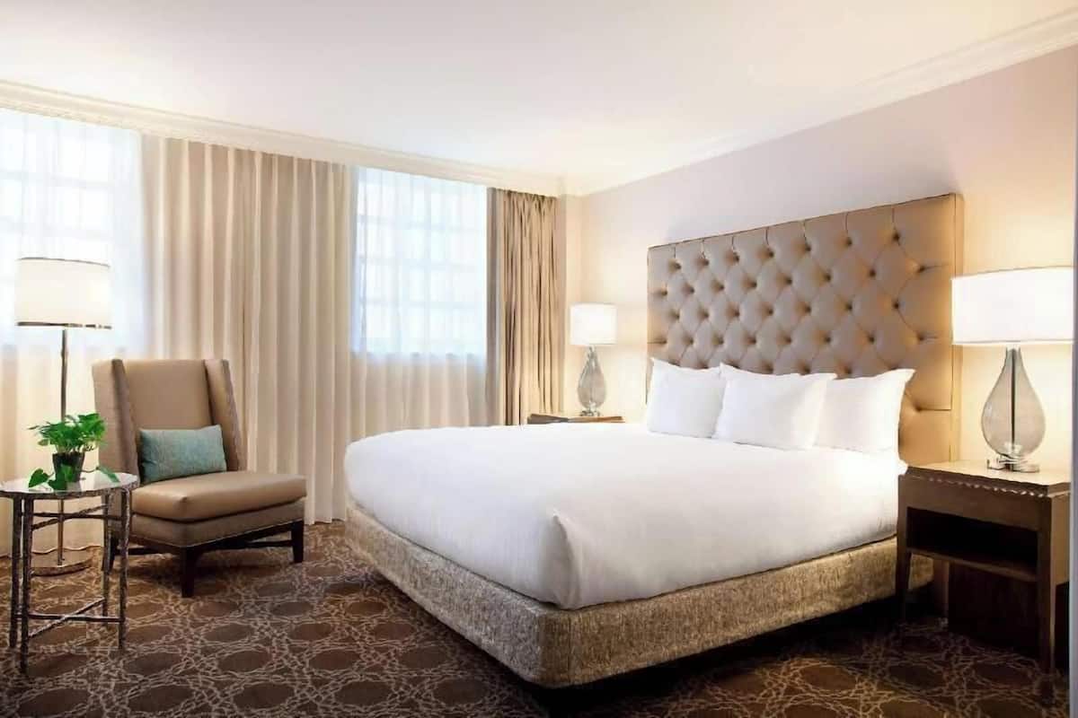 Premium bedding, in-room safe, desk, laptop workspace