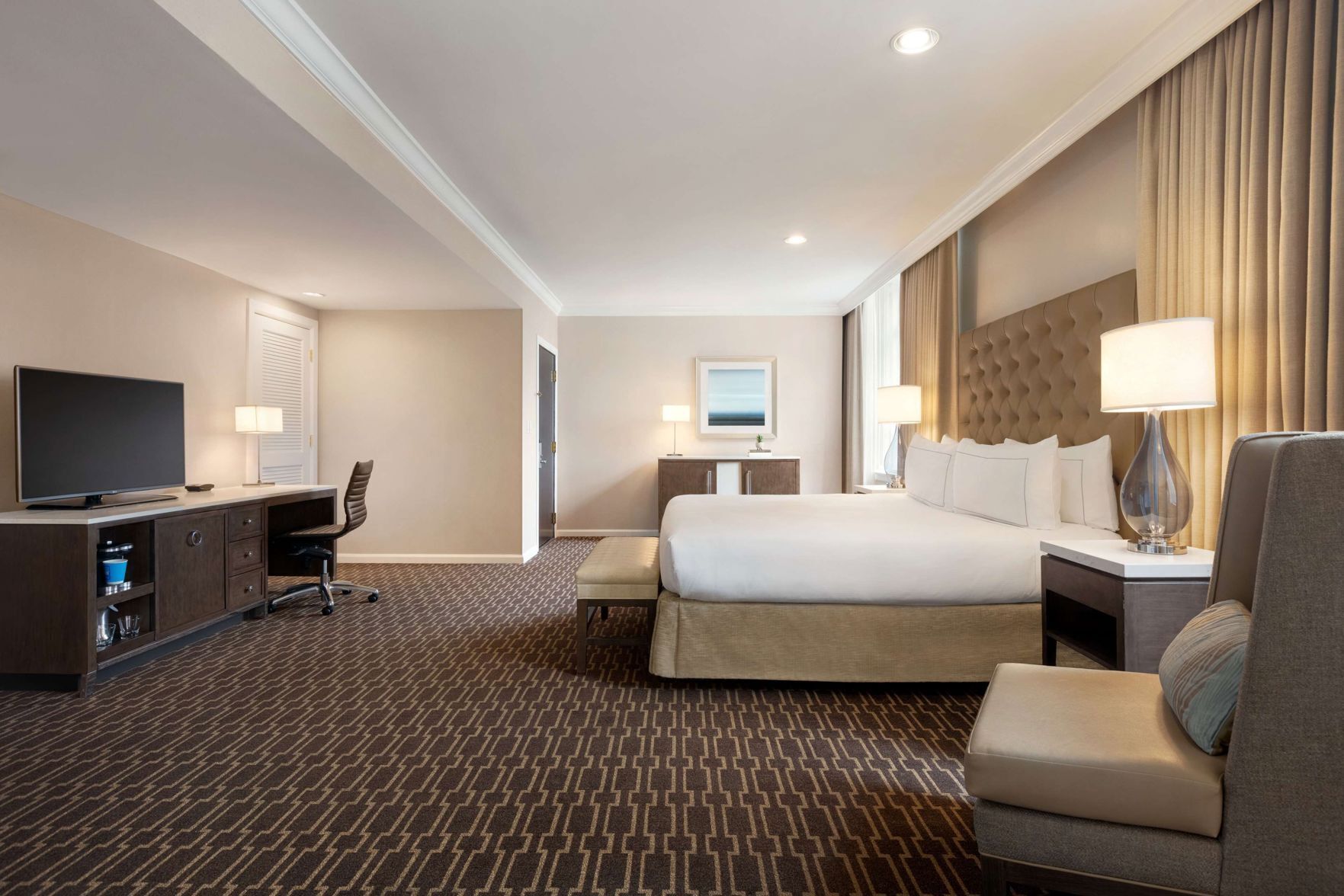 Premium bedding, in-room safe, desk, laptop workspace
