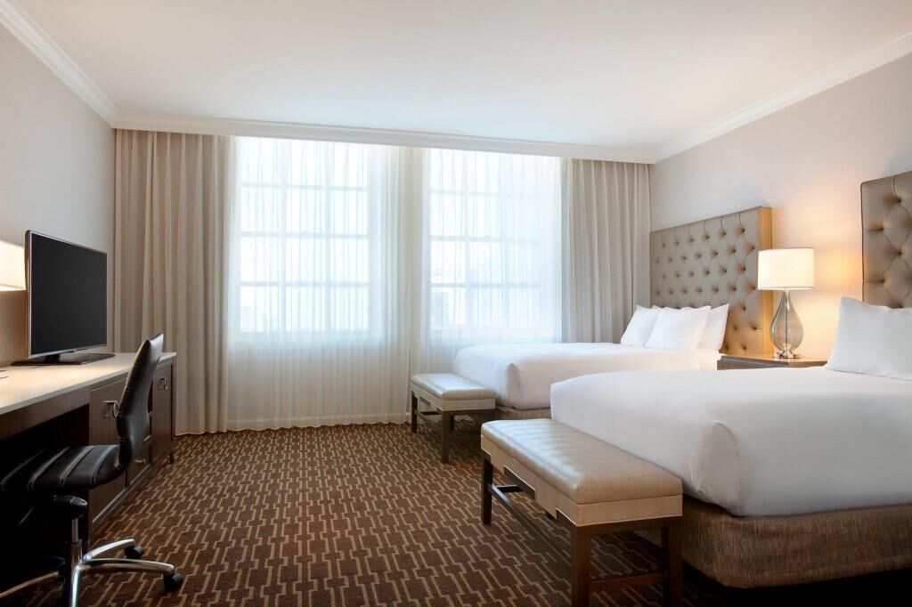 Premium bedding, in-room safe, desk, laptop workspace