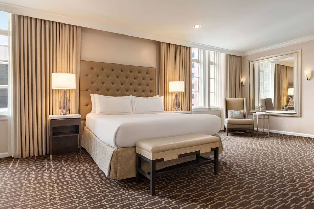 Premium bedding, in-room safe, desk, laptop workspace
