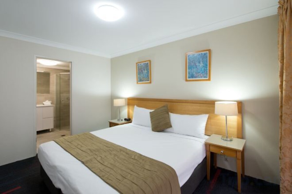 Hypo-allergenic bedding available, in-room safe, desk, laptop workspace