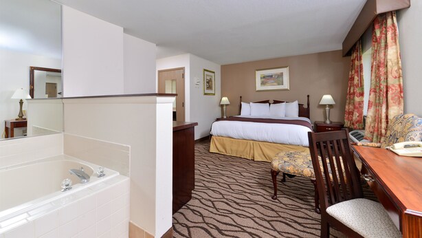Room, 1 King Bed, Non Smoking (Celebration) - Country Hearth Inn & Suites Toccoa (Toccoa)