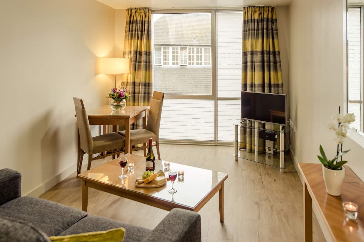 Apartment, 1 Bedroom | Living area