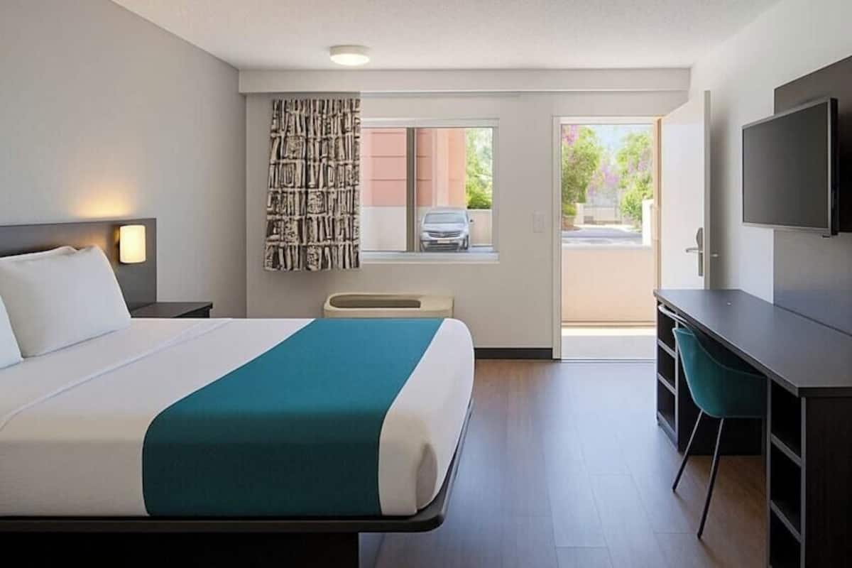 Desk, iron/ironing board, free WiFi, bed sheets