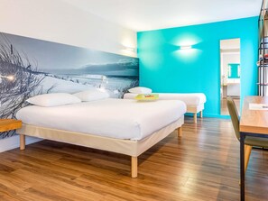 Standardzimmer, Mehrere Betten | Hochwertige Bettwaren, schallisolierte Zimmer, Bügeleisen/Bügelbrett