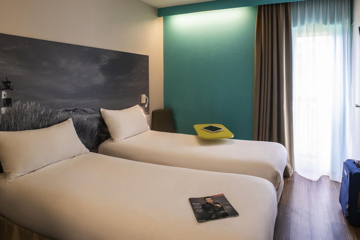 Standard Room, 2 Twin Beds | Premium bedding, soundproofing, iron/ironing board (on request)