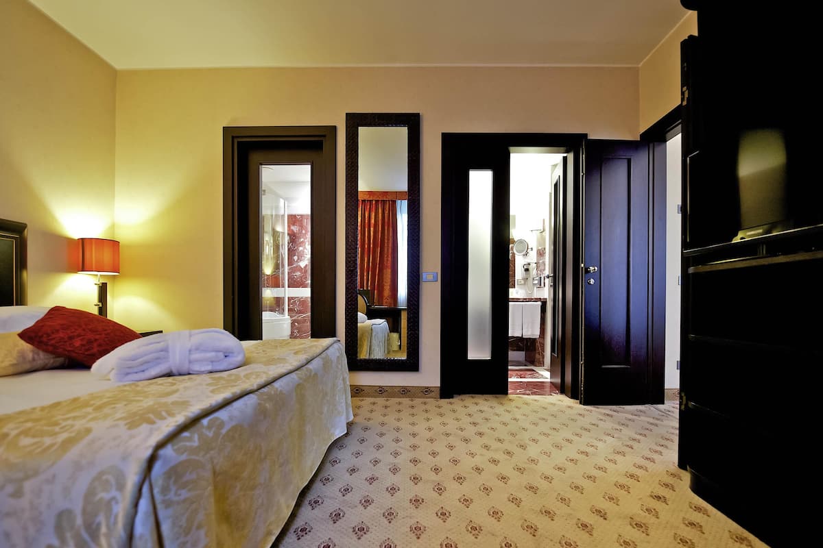 Executive Suite, 1 Queen Bed