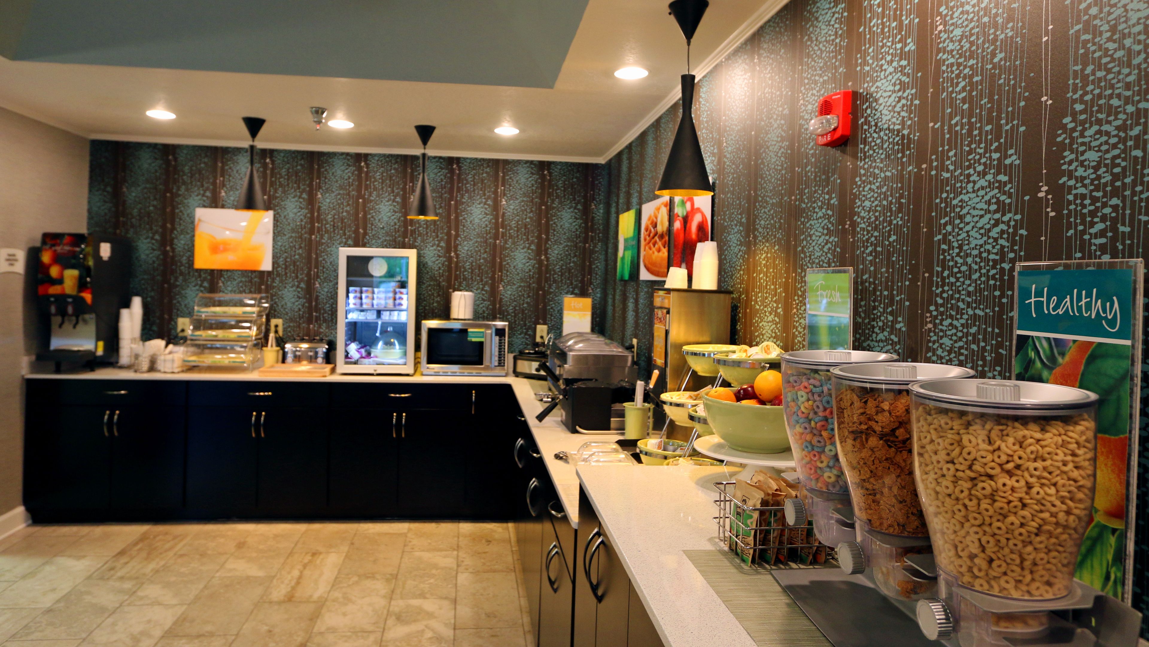 free daily full breakfast