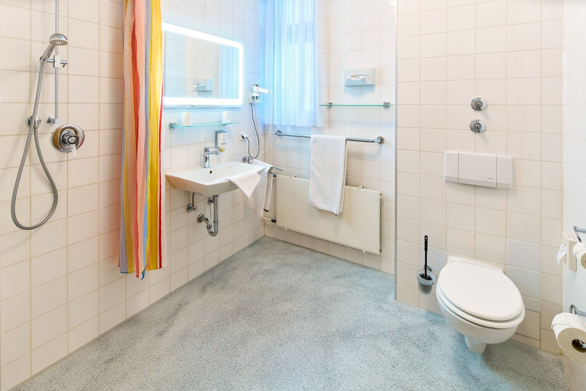 double room | bathroom | shower, hair dryer, towels