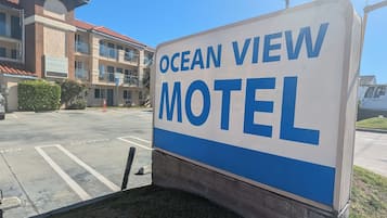 Mặt tiền nơi lưu trú