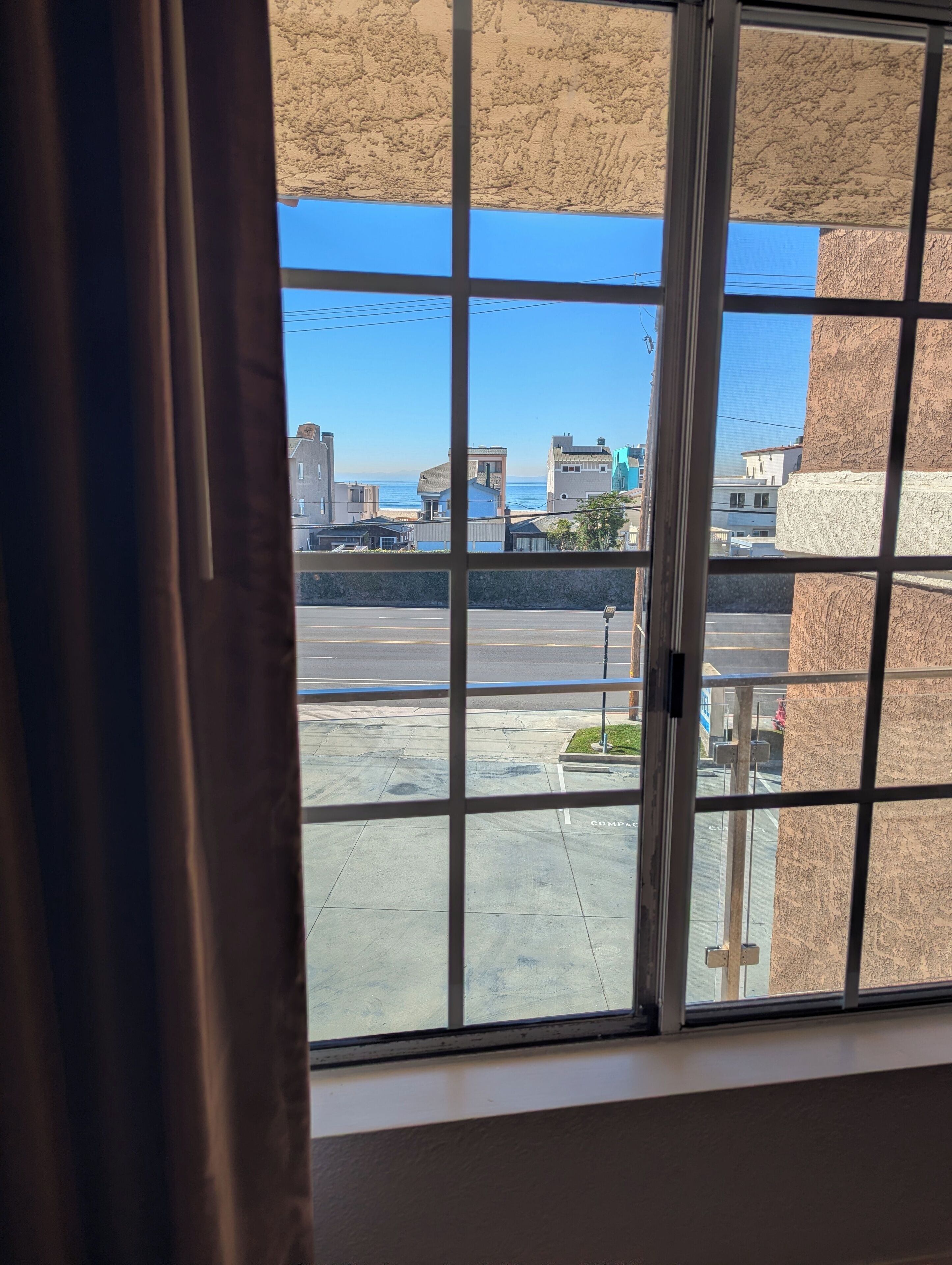 Deluxe Room, 1 King Bed, Non Smoking, Partial Ocean View (Includes 1 parking space) | Beach/ocean view
