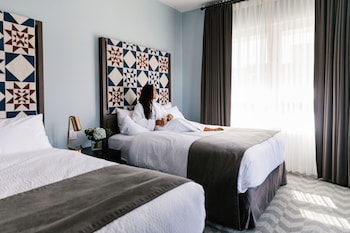 Centennial Room (2 Queen)  | Hypo-allergenic bedding, in-room safe, iron/ironing board at Mount Royal Hotel